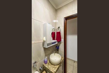 Casa à venda com 165m², 3 quartos e 2 vagasBanheiro da Suíte