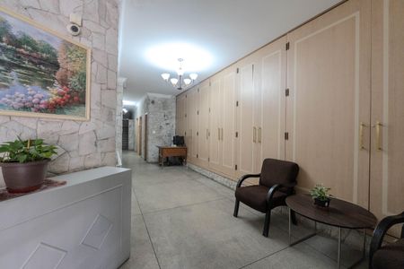 Apartamento à venda com 150m², 3 quartos e sem vaga Apartamento à venda com 150m², 3 quartos e sem vagaHall de entrada