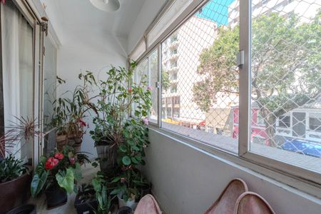 Apartamento à venda com 150m², 3 quartos e sem vaga Apartamento à venda com 150m², 3 quartos e sem vagaSacada