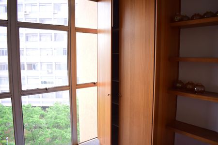 Apartamento para alugar com 360m², 5 quartos e 2 vagasEscritório