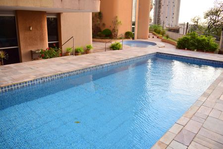 Apartamento para alugar com 360m², 5 quartos e 2 vagasÁrea comum - Piscina