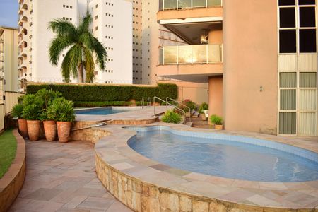 Apartamento para alugar com 360m², 5 quartos e 2 vagasÁrea comum - Piscina