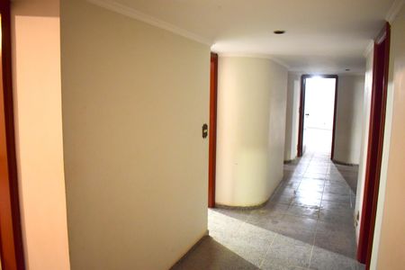 Apartamento para alugar com 360m², 5 quartos e 2 vagasCorredor 2