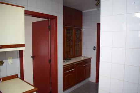 Apartamento para alugar com 360m², 5 quartos e 2 vagasCozinha - Armários