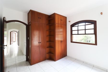 Casa para alugar com 225m², 4 quartos e 6 vagas Casa para alugar com 225m², 4 quartos e 6 vagasSuíte