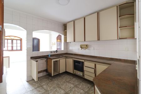 Casa para alugar com 225m², 4 quartos e 6 vagas Casa para alugar com 225m², 4 quartos e 6 vagasCozinha