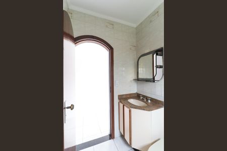 Casa para alugar com 225m², 4 quartos e 6 vagas Casa para alugar com 225m², 4 quartos e 6 vagasBanheiro