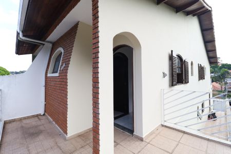 Casa para alugar com 225m², 4 quartos e 6 vagas Casa para alugar com 225m², 4 quartos e 6 vagasVaranda da Suíte