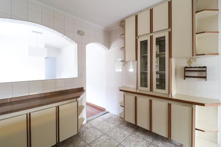 Casa para alugar com 225m², 4 quartos e 6 vagas Casa para alugar com 225m², 4 quartos e 6 vagasCozinha