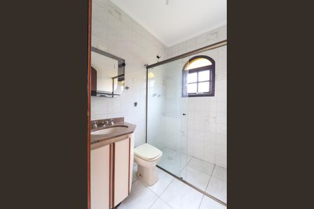 Casa para alugar com 225m², 4 quartos e 6 vagas Casa para alugar com 225m², 4 quartos e 6 vagasBanheiro