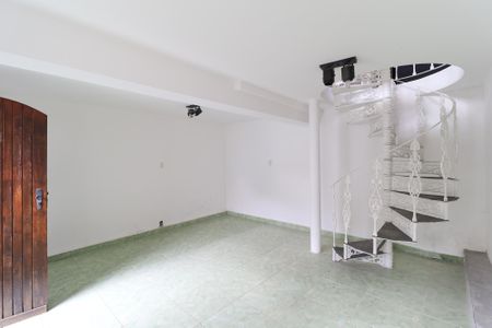 Casa para alugar com 225m², 4 quartos e 6 vagas Casa para alugar com 225m², 4 quartos e 6 vagasSala 2