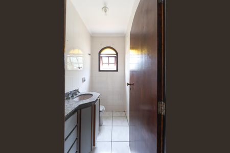 Casa para alugar com 225m², 4 quartos e 6 vagas Casa para alugar com 225m², 4 quartos e 6 vagasBanheiro