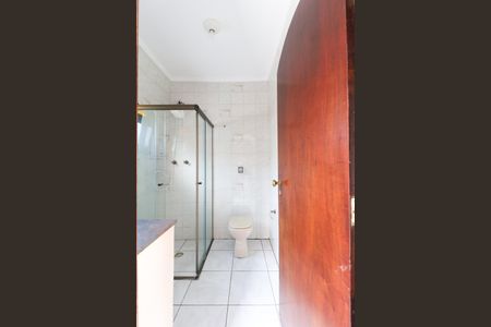 Casa para alugar com 225m², 4 quartos e 6 vagas Casa para alugar com 225m², 4 quartos e 6 vagasBanheiro da Suíte