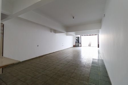 Casa para alugar com 225m², 4 quartos e 6 vagas Casa para alugar com 225m², 4 quartos e 6 vagasGaragem