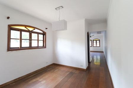 Casa para alugar com 225m², 4 quartos e 6 vagas Casa para alugar com 225m², 4 quartos e 6 vagasCopa