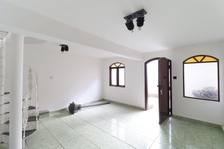 Casa para alugar com 225m², 4 quartos e 6 vagas Casa para alugar com 225m², 4 quartos e 6 vagasSala 2