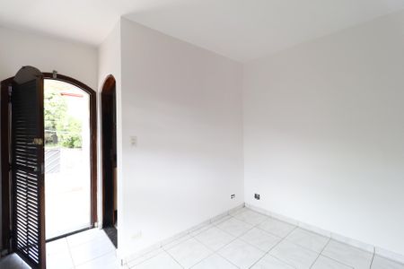 Casa para alugar com 225m², 4 quartos e 6 vagas Casa para alugar com 225m², 4 quartos e 6 vagasSuíte