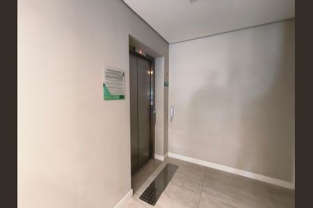 Apartamento para alugar com 57m², 2 quartos e 1 vaga Apartamento para alugar com 57m², 2 quartos e 1 vagaElevadores