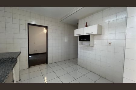 Casa à venda com 296m², 4 quartos e 2 vagasCozinha