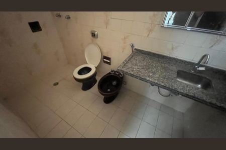 Casa à venda com 296m², 4 quartos e 2 vagasBanheiro da Suíte 