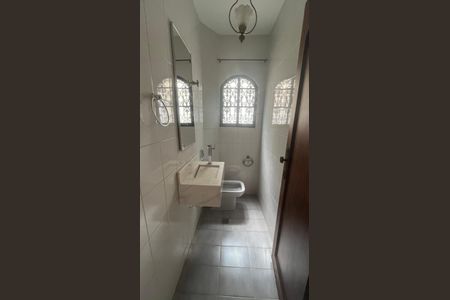 Casa à venda com 296m², 4 quartos e 2 vagasBanheiro