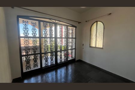 Casa à venda com 296m², 4 quartos e 2 vagasSuíte 2