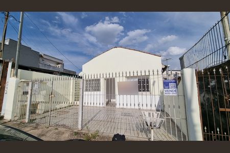 Casa à venda com 250m², 2 quartos e 1 vaga Casa à venda com 250m², 2 quartos e 1 vagaFachada