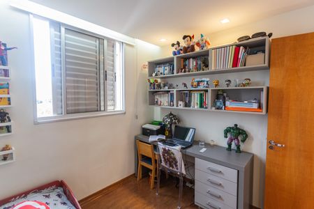 Apartamento à venda com 72m², 3 quartos e 2 vagasQuarto 1