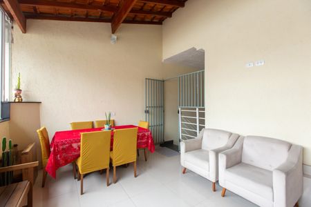 Casa à venda com 250m², 6 quartos e 1 vagaÁrea gourmet