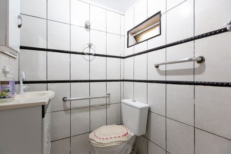 Casa à venda com 250m², 6 quartos e 1 vagaBanheiro Social 4