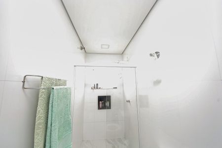 Casa à venda com 250m², 5 quartos e 4 vagasBanheiro Suíte 2