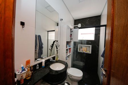 Casa à venda com 250m², 5 quartos e 4 vagasBanheiro Suíte 1