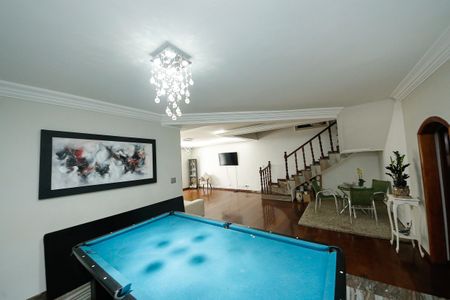 Casa à venda com 250m², 5 quartos e 4 vagasSala