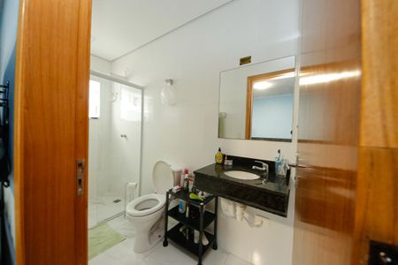 Casa à venda com 250m², 5 quartos e 4 vagasBanheiro Suíte 2