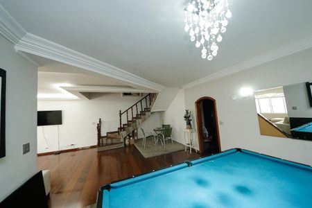 Casa à venda com 250m², 5 quartos e 4 vagasSala