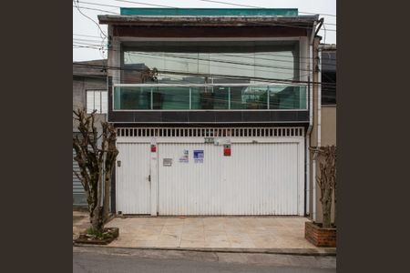 Casa à venda com 138m², 3 quartos e 2 vagasFachada