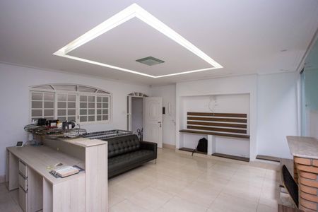 Casa à venda com 138m², 3 quartos e 2 vagasSala