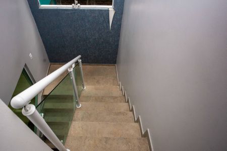 Casa à venda com 138m², 3 quartos e 2 vagasEscada