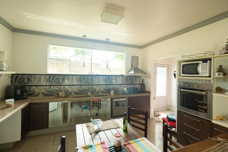 Casa de condomínio para alugar com 197m², 4 quartos e 2 vagas Casa de condomínio para alugar com 197m², 4 quartos e 2 vagasCozinha