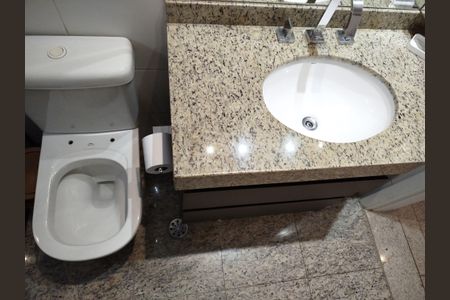 Apartamento à venda com 112m², 4 quartos e 3 vagasBanheiro