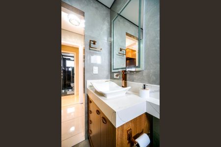 Apartamento à venda com 112m², 3 quartos e 3 vagasBanheiro da suíte