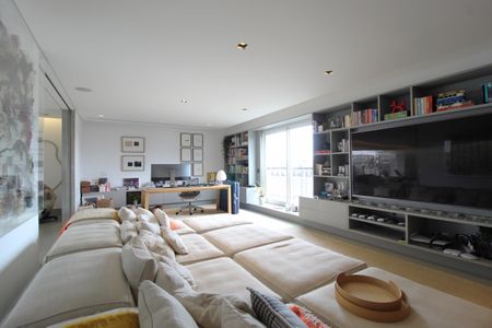 Apartamento à venda com 450m², 3 quartos e 6 vagasEscritório