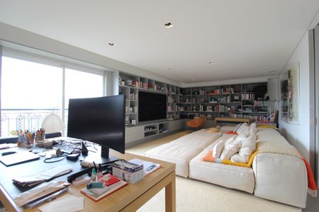 Apartamento à venda com 450m², 3 quartos e 6 vagasEscritório