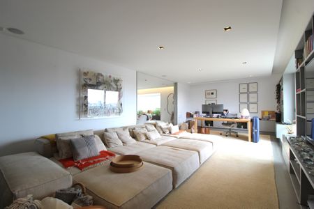 Apartamento à venda com 450m², 3 quartos e 6 vagasEscritório