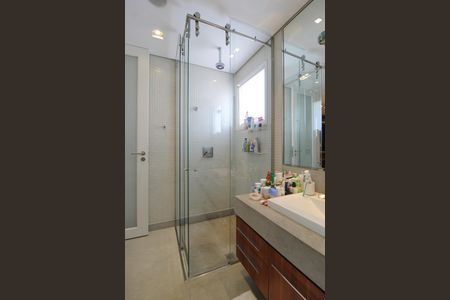 Apartamento à venda com 450m², 3 quartos e 6 vagasBanheiro da Suíte 3