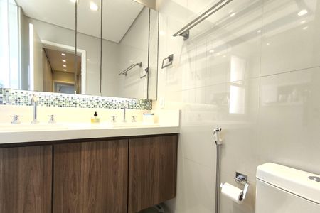 Apartamento à venda com 139m², 3 quartos e 3 vagasBanheiro da Suíte 1