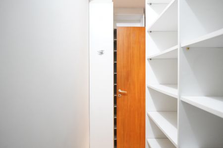 Apartamento para alugar com 168m², 3 quartos e 2 vagasCloset