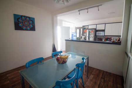 Casa à venda com 117m², 3 quartos e sem vaga Casa à venda com 117m², 3 quartos e sem vagaCopa