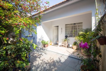 Casa à venda com 117m², 3 quartos e sem vaga Casa à venda com 117m², 3 quartos e sem vagaFachada