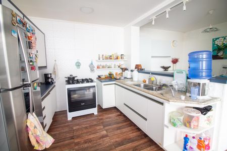 Casa à venda com 117m², 3 quartos e sem vaga Casa à venda com 117m², 3 quartos e sem vagaCozinha